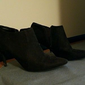 Old navy black booties size 7